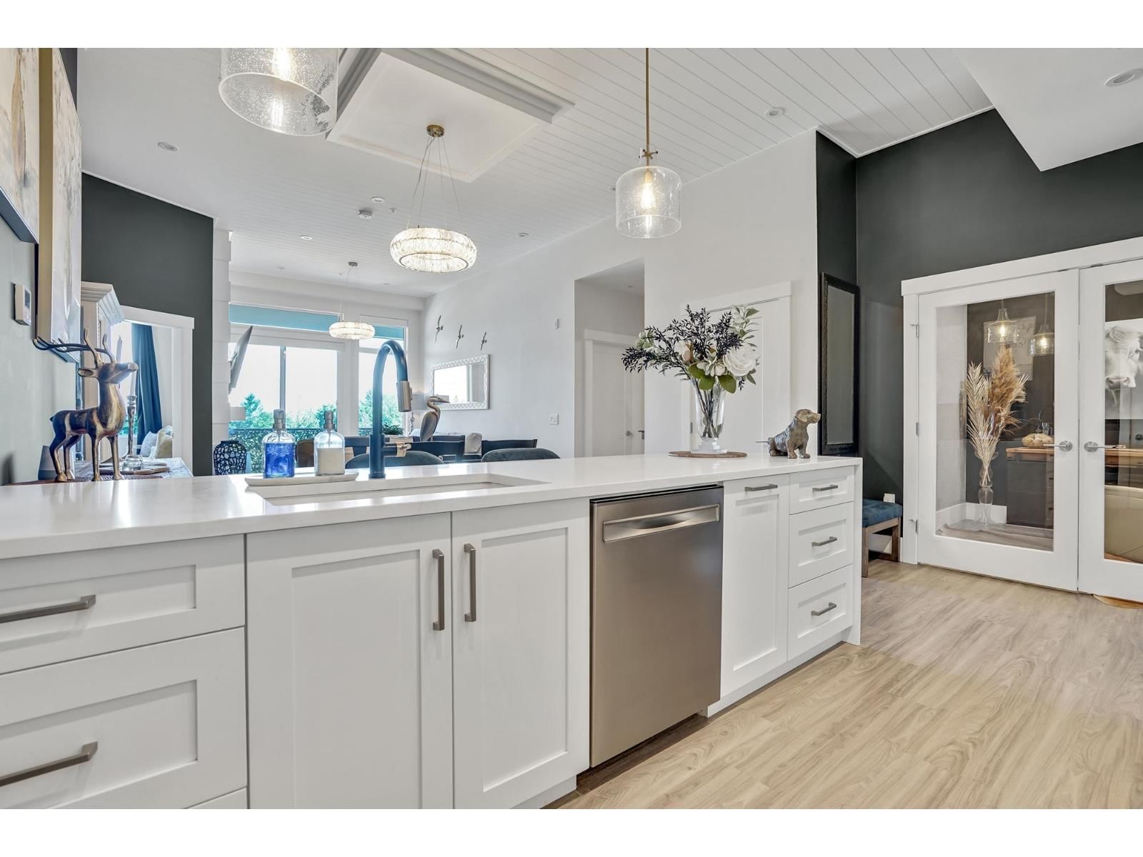 507 - 45745 WATSON ROAD Image 2