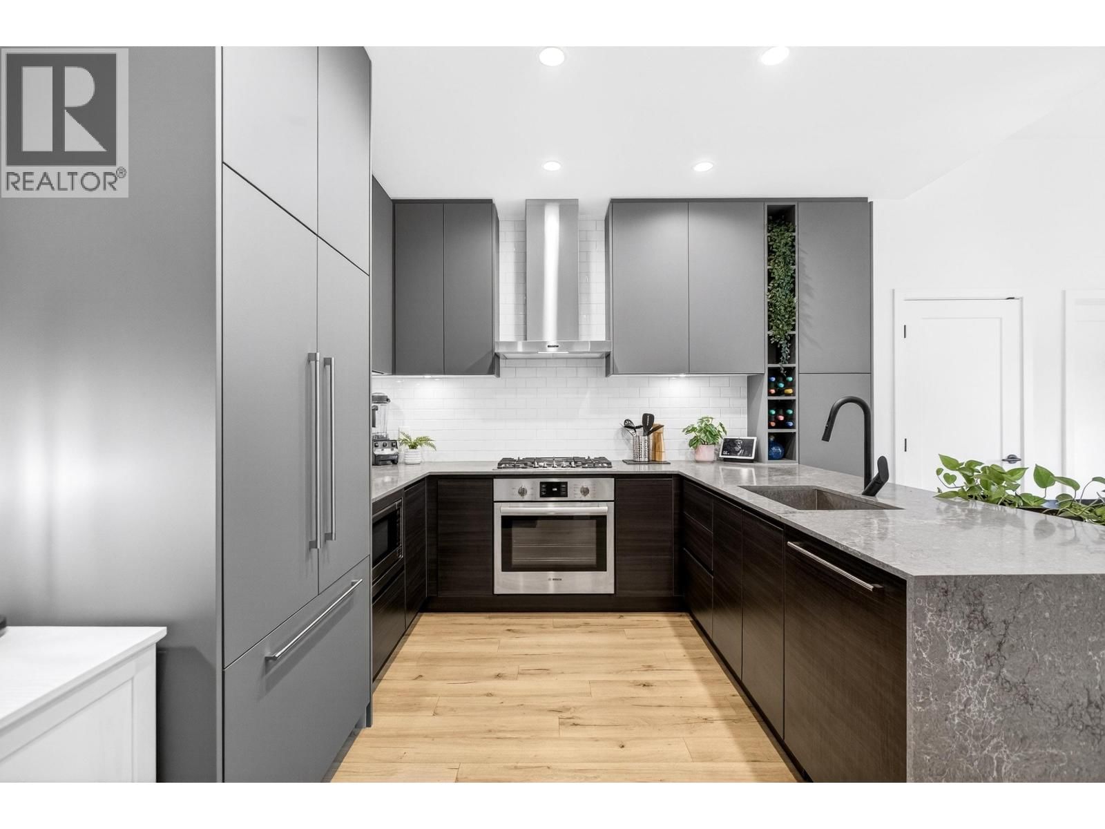 610 - 55 KLAHANIE DRIVE Image 3