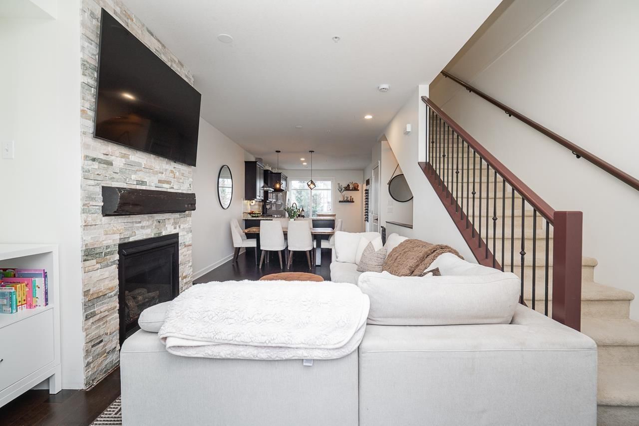 44 - 8068 207 STREET Image 3