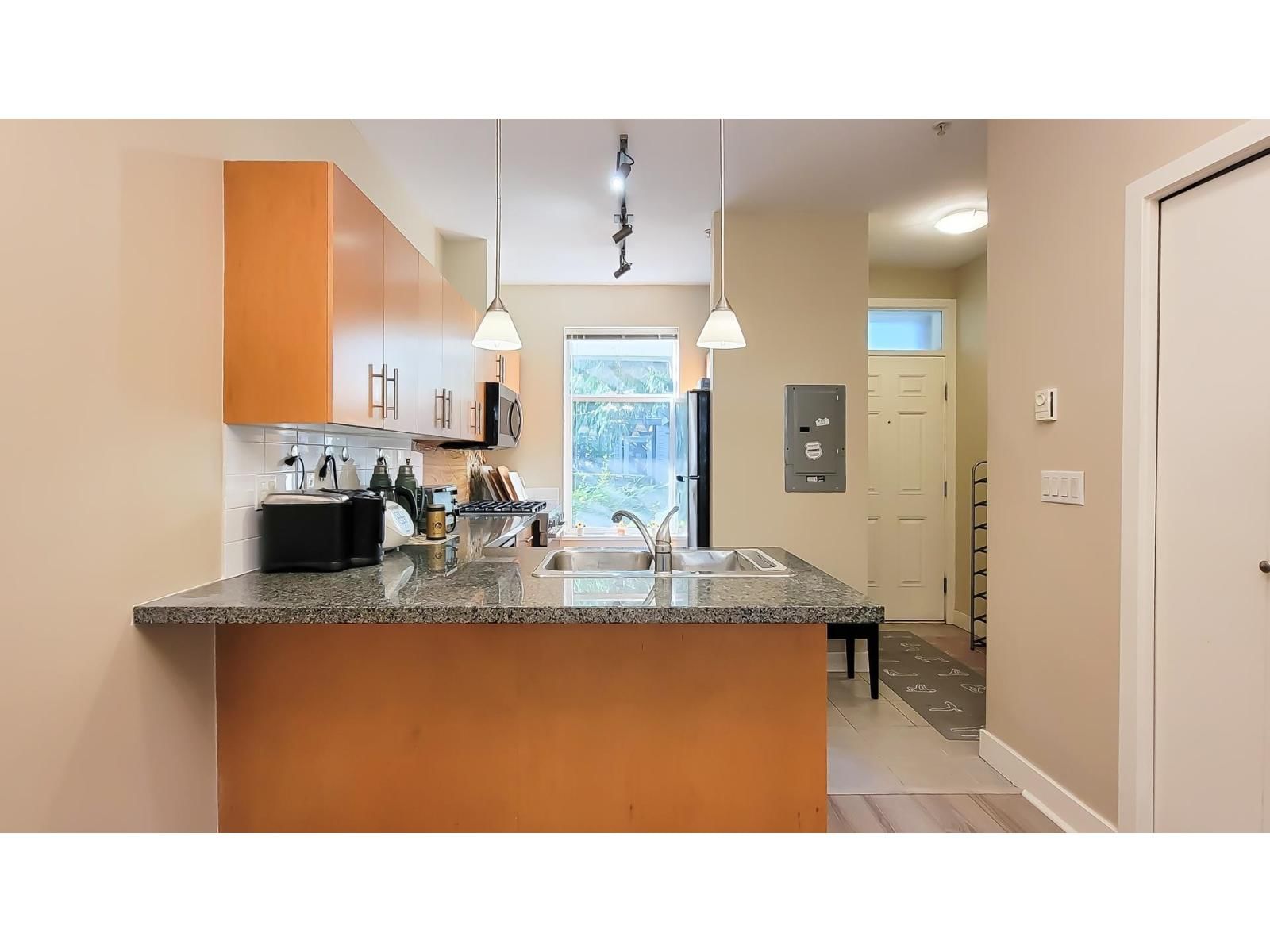 47 - 15353 100 AVENUE Image 6