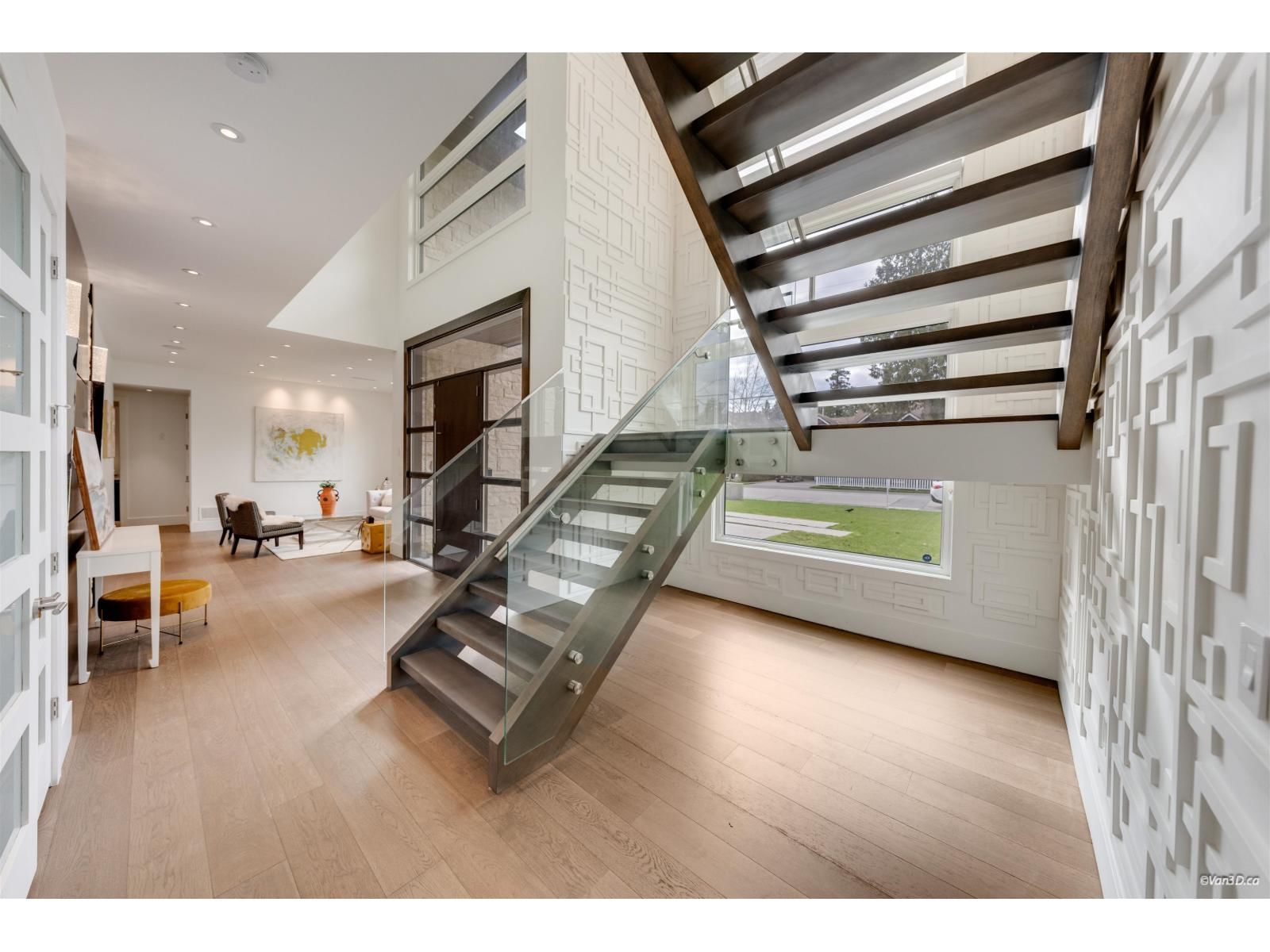 2162 124 STREET Image 26