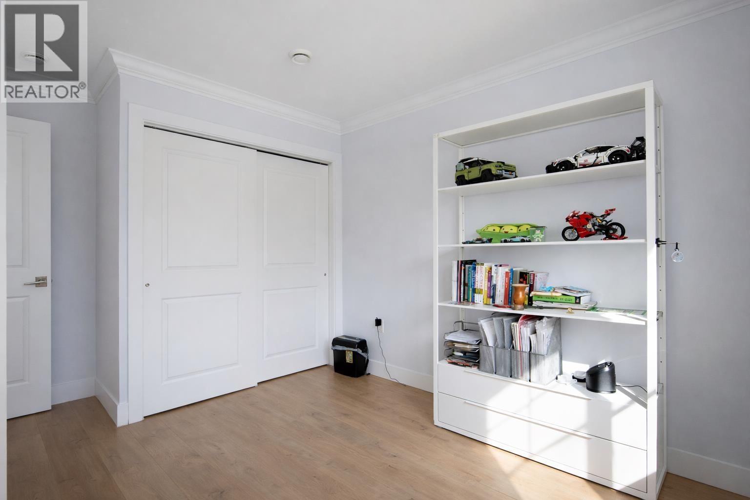 2 - 8477 WILLIAMS ROAD Image 16