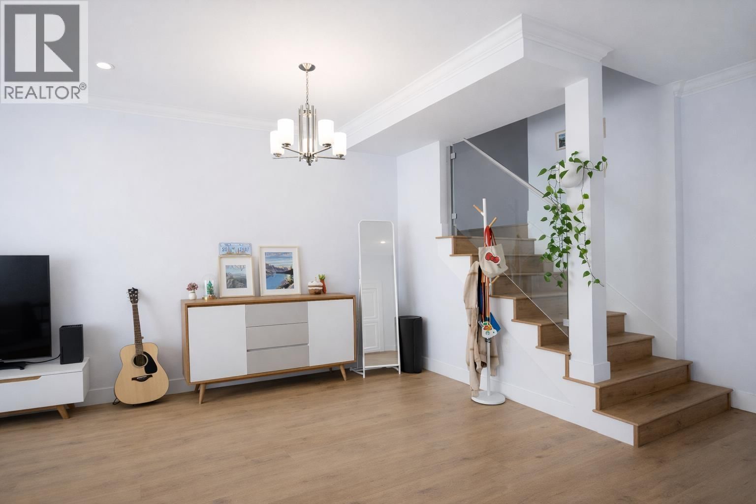 2 - 8477 WILLIAMS ROAD Image 6