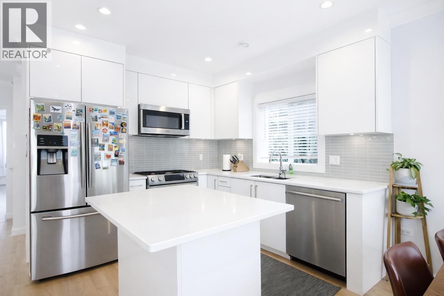 2 - 8477 WILLIAMS ROAD Image 8