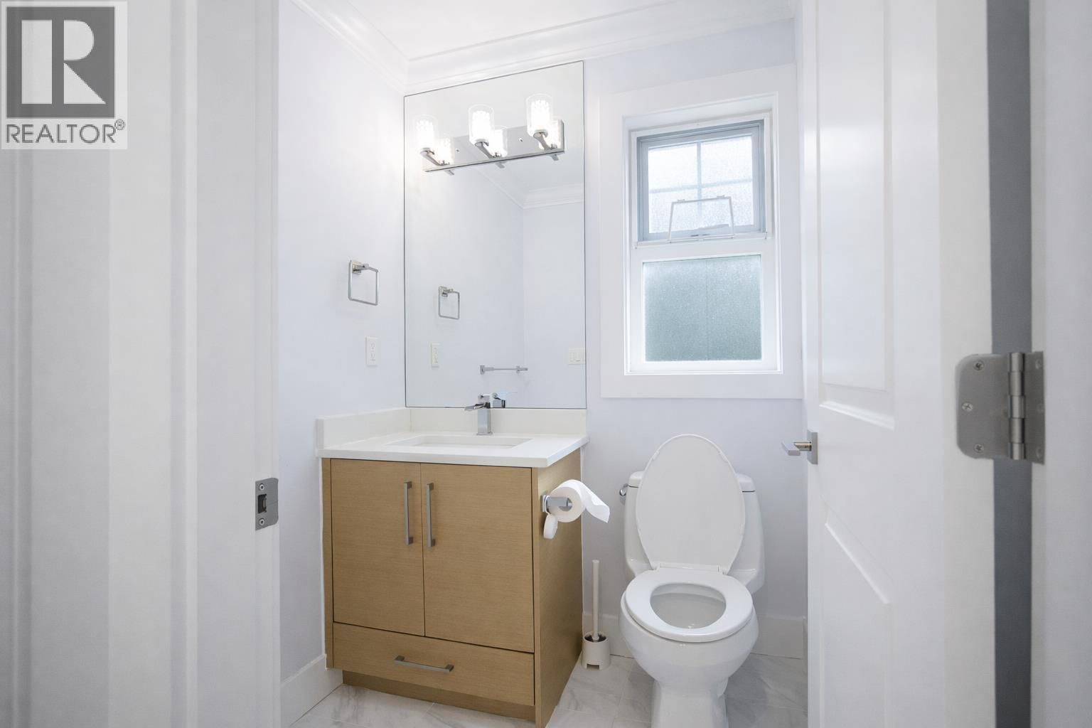 2 - 8477 WILLIAMS ROAD Image 9