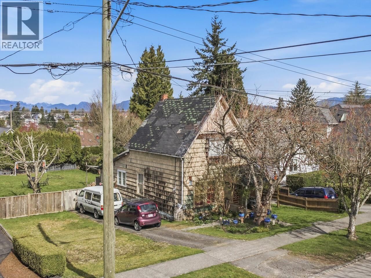 235 DURHAM Street, New Westminster, British Columbia V3L 1X4