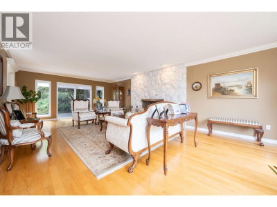 6350 BUCKINGHAM Drive | Burnaby British Columbia | Slide Image Four