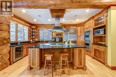 6361 FAIRWAY Drive | Whistler British Columbia | Slide Image Eleven