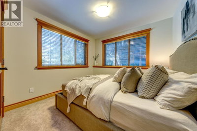 6361 FAIRWAY Drive | Whistler British Columbia | Slide Image Twenty