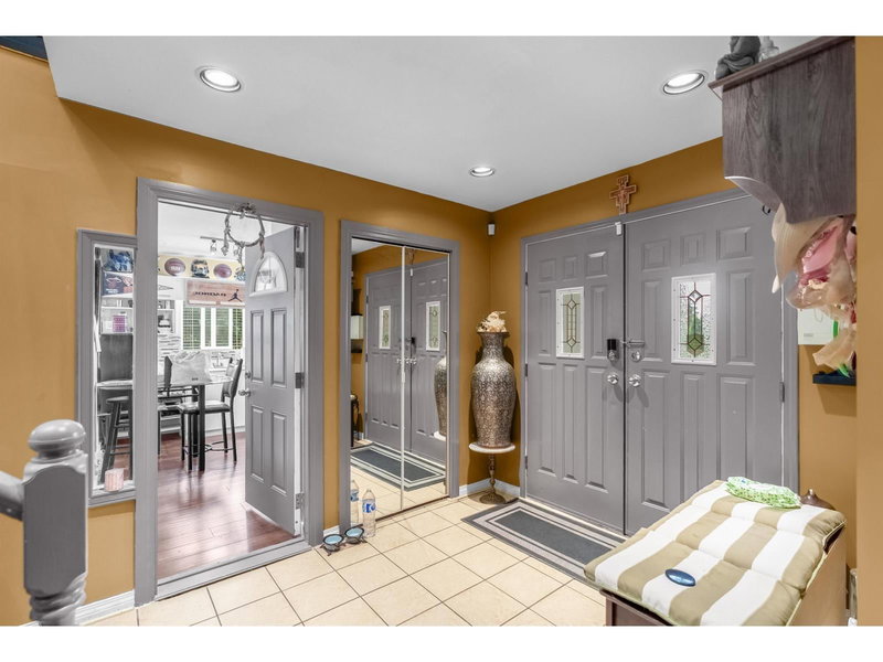 14075 110A Avenue, Surrey, V3R2B2 | Image 3