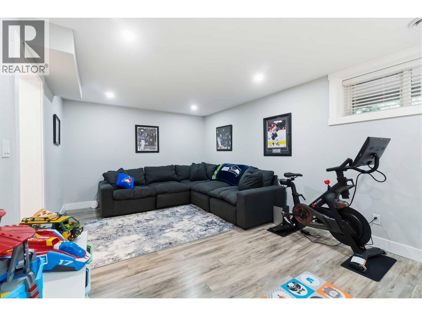 9016 ALTAIR PLACE Image 23