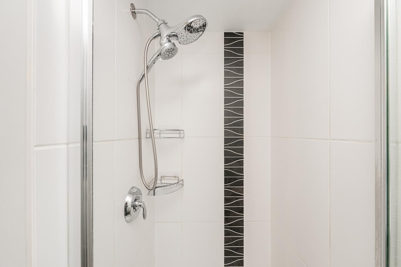 218 - 15735 CROYDON DRIVE Image 19