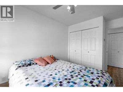 223 MOUNTAIN Highway | North Vancouver British Columbia | Slide Image Sixteen