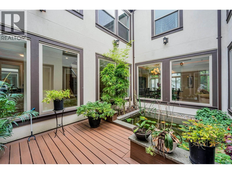 3601 LYNNDALE Crescent, Burnaby, V5A3S4 | Image 2