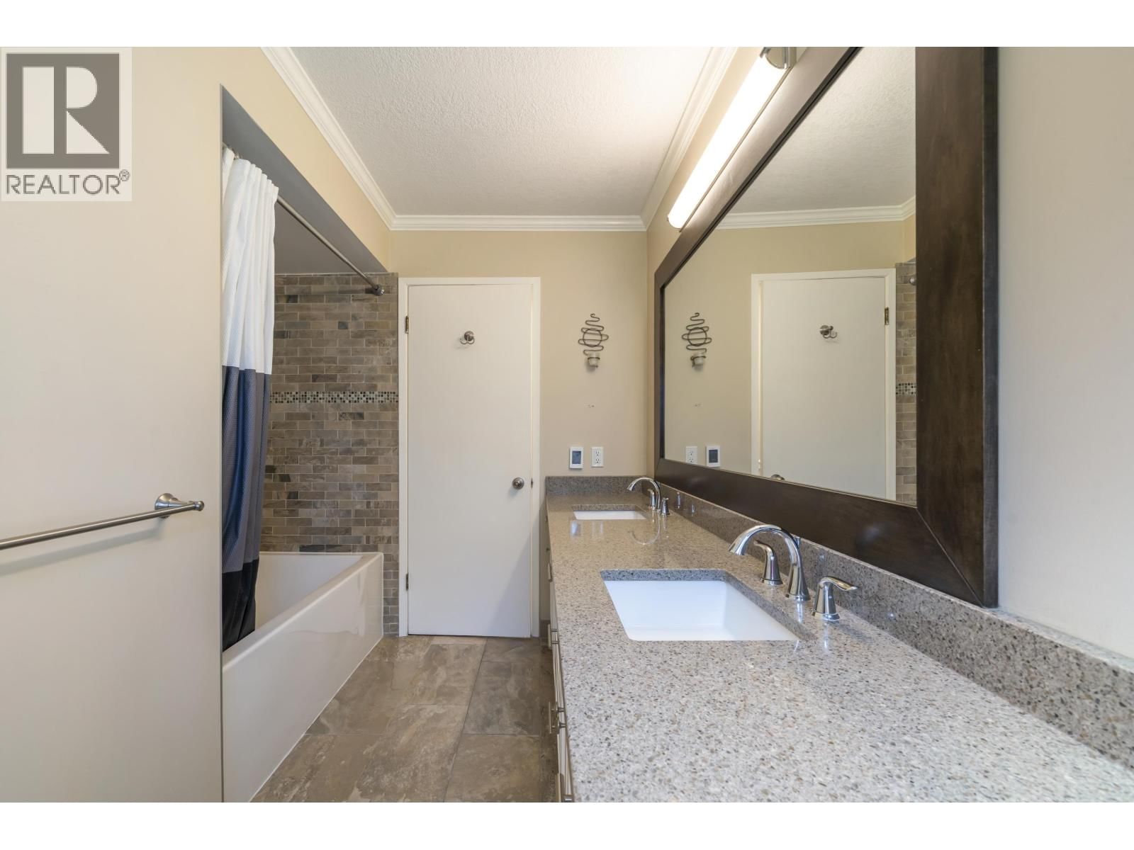 260 54A STREET Image 20