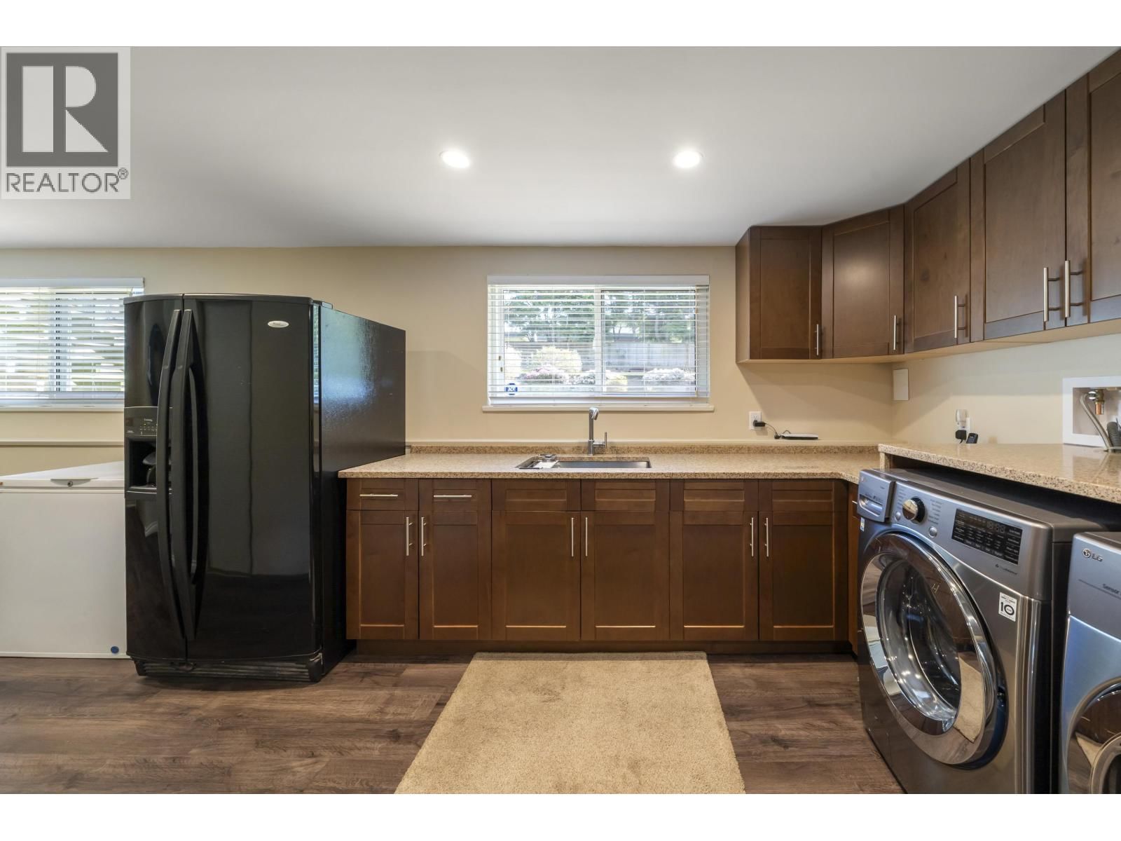 260 54A STREET Image 24