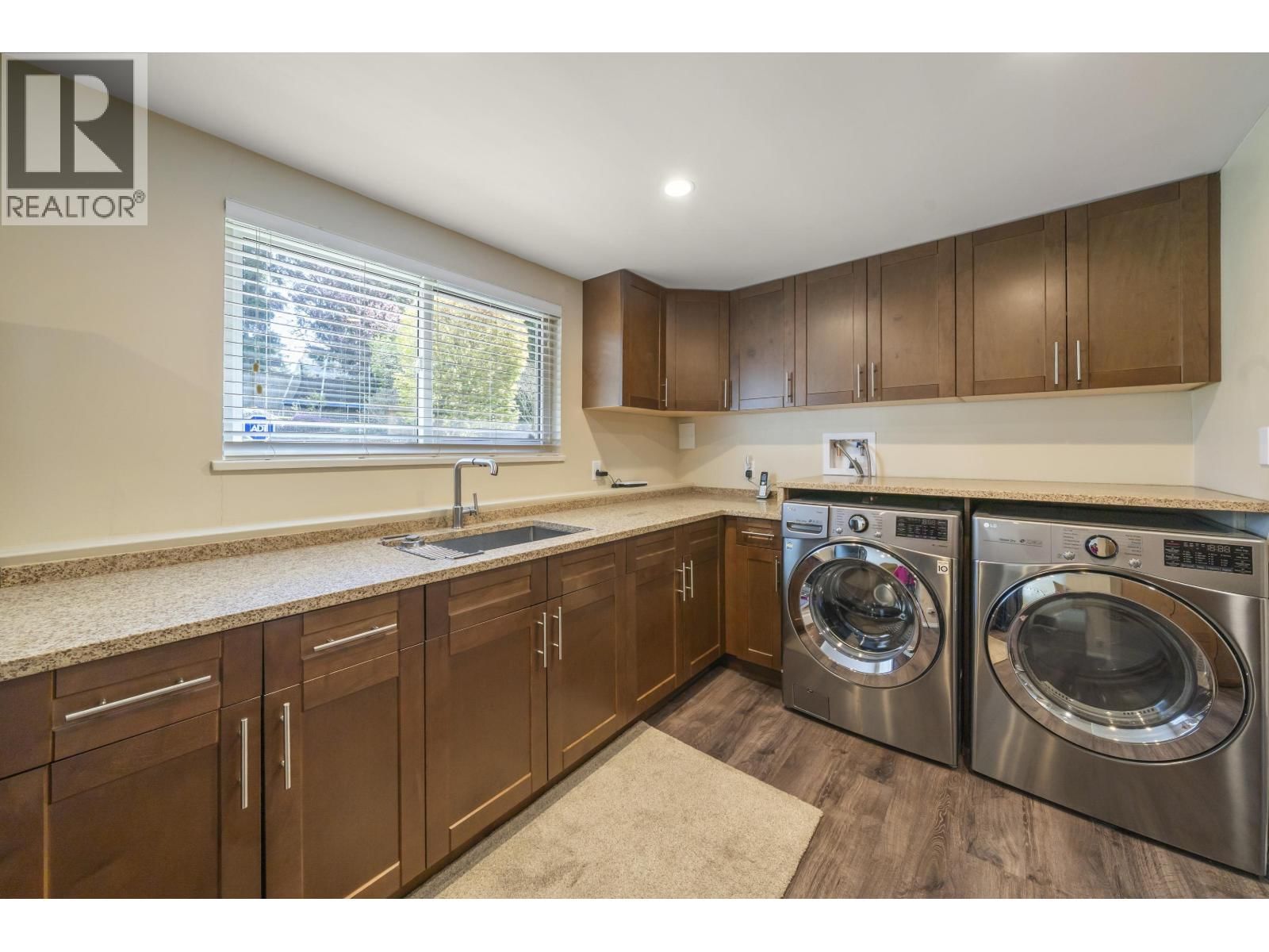 260 54A STREET Image 25