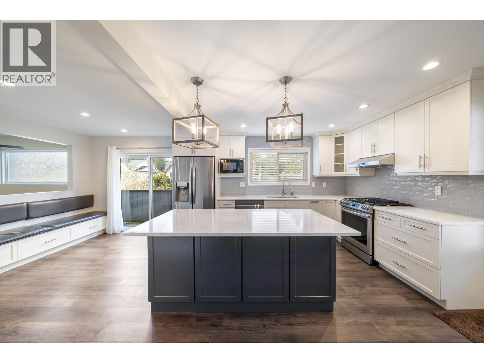 260 54A STREET Image 3