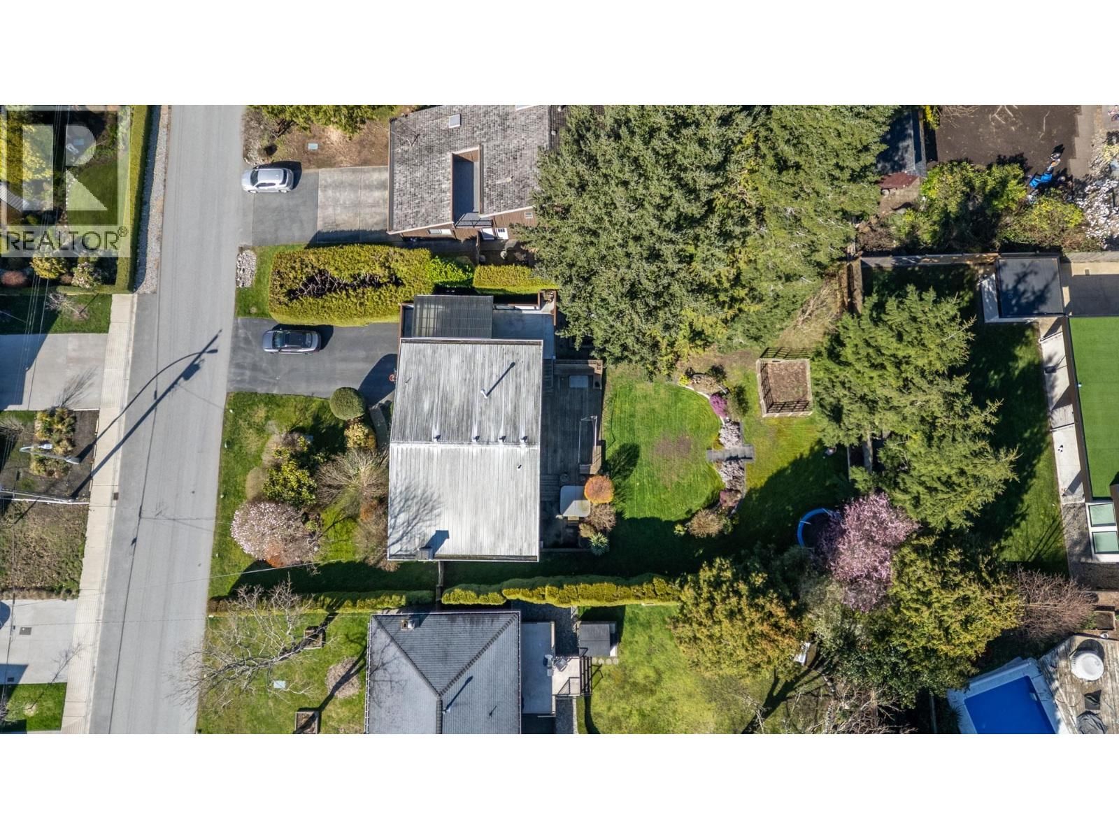 260 54A STREET Image 37