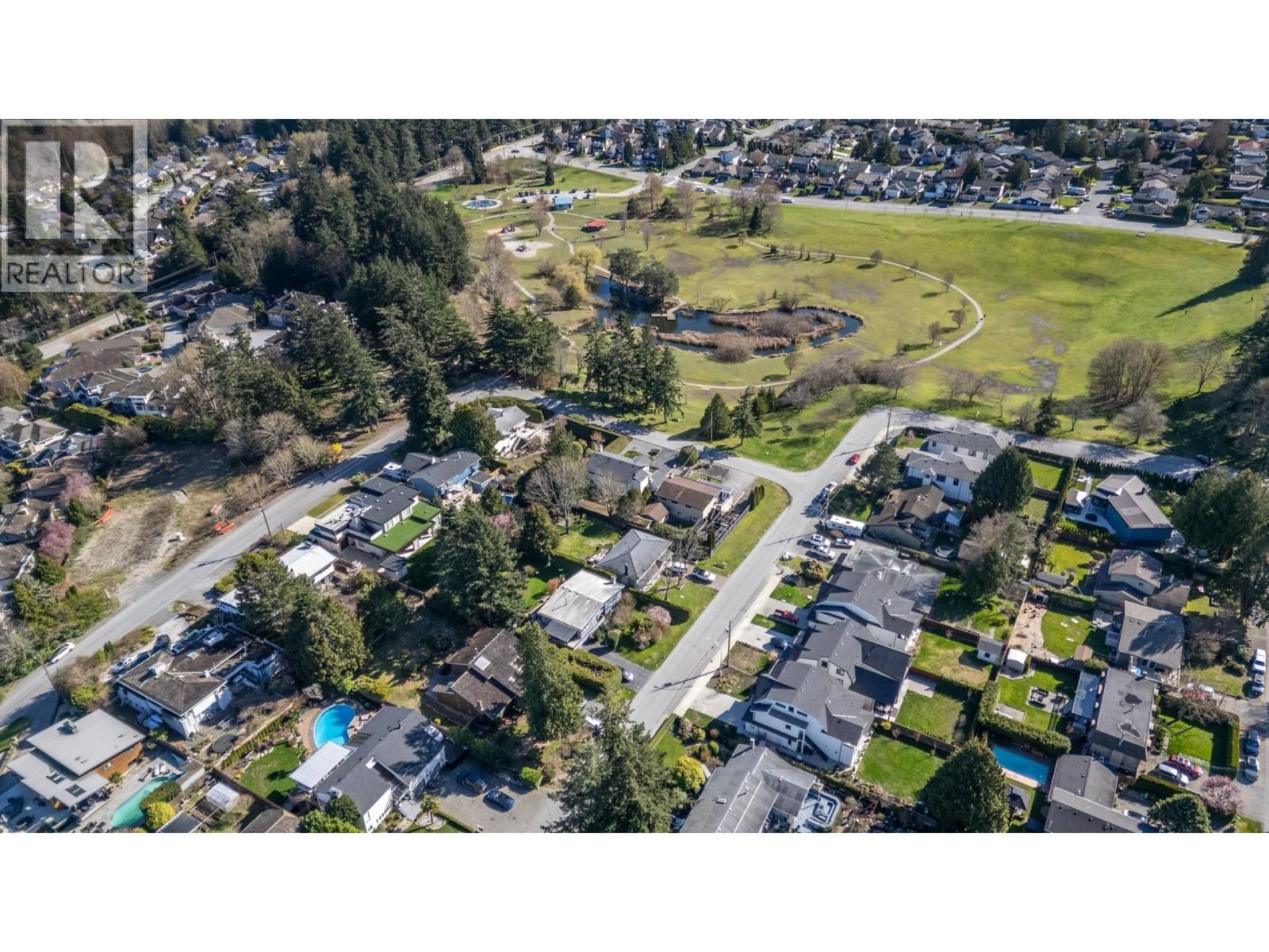 260 54A STREET Image 38