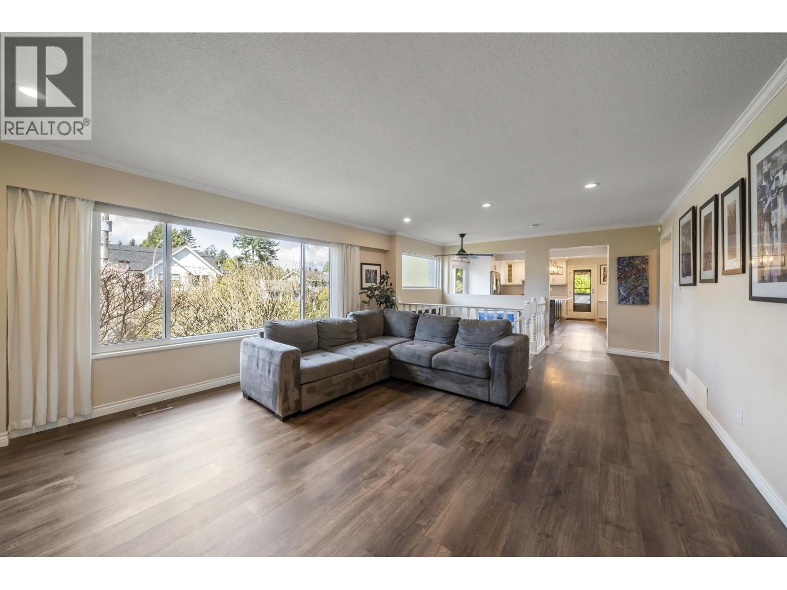 260 54A STREET Image 9