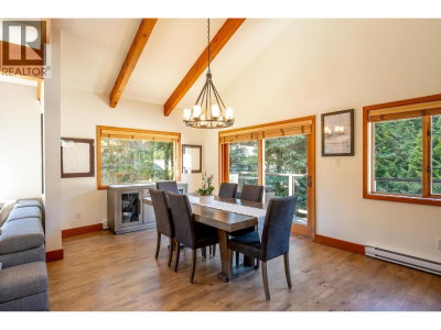 6444 TOAD HOLLOW | Whistler British Columbia | Slide Image Ten
