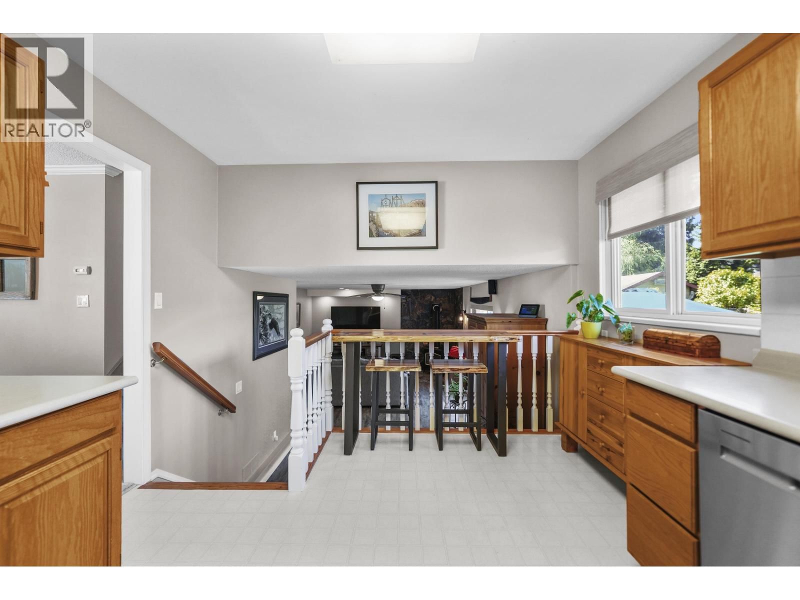 4967 59 STREET Image 9