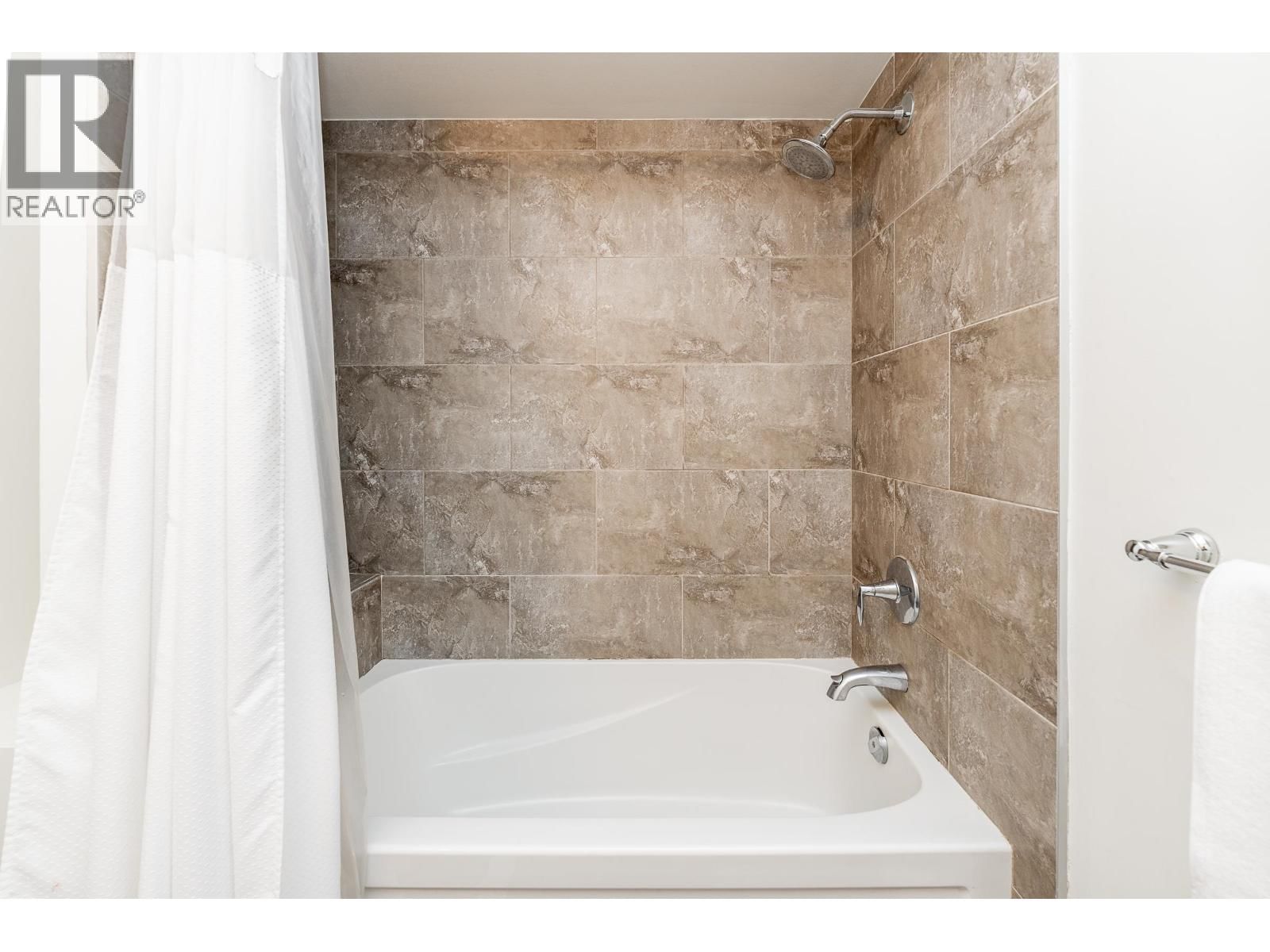 13 - 2979 PANORAMA DRIVE Image 23