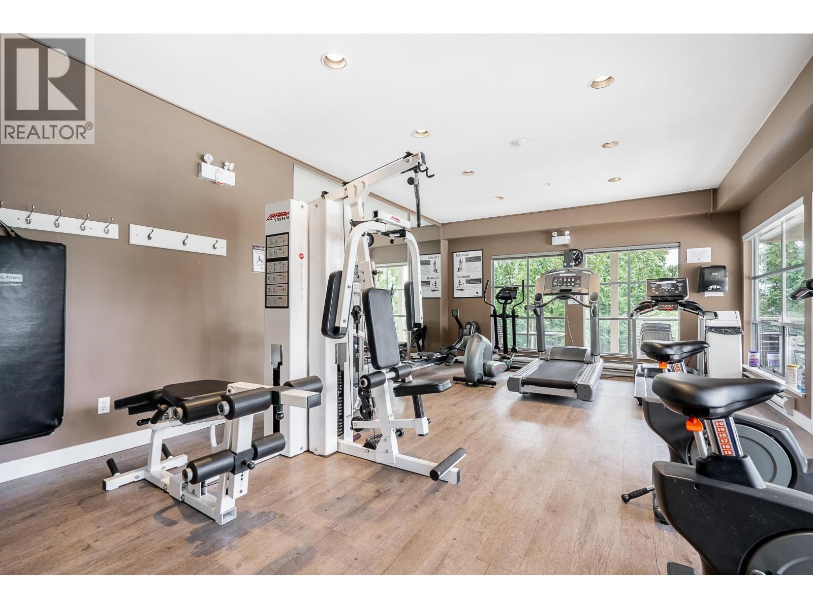 13 - 2979 PANORAMA DRIVE Image 32