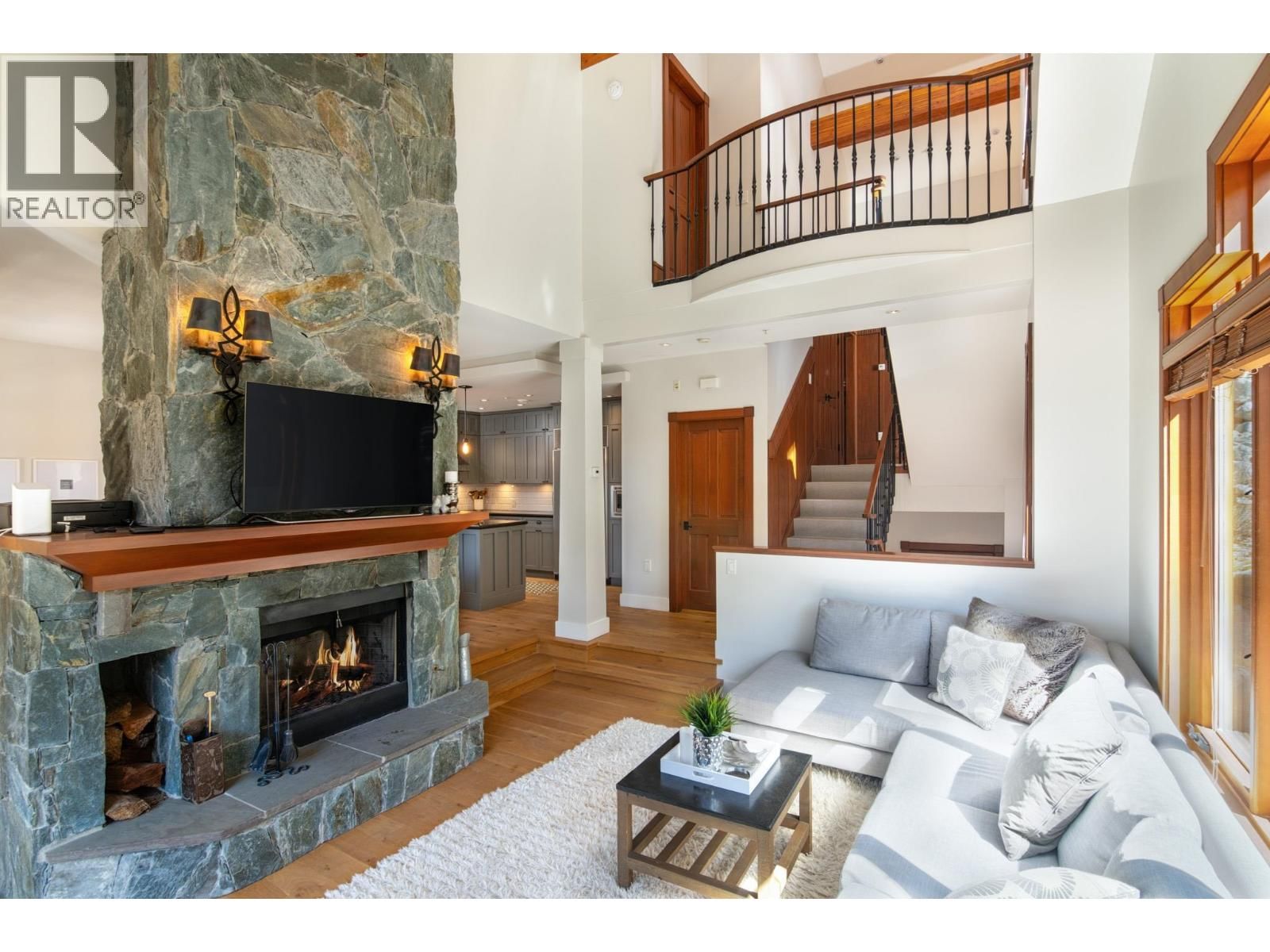 8 - 2500 TALUSWOOD PLACE Image 2