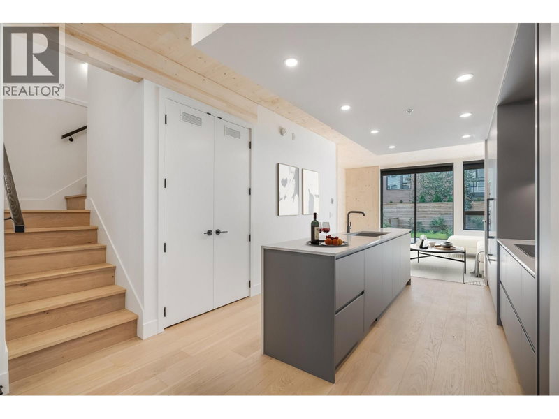 121 - 310 SALTER Street, New Westminster, V3M0N7 | Image 2