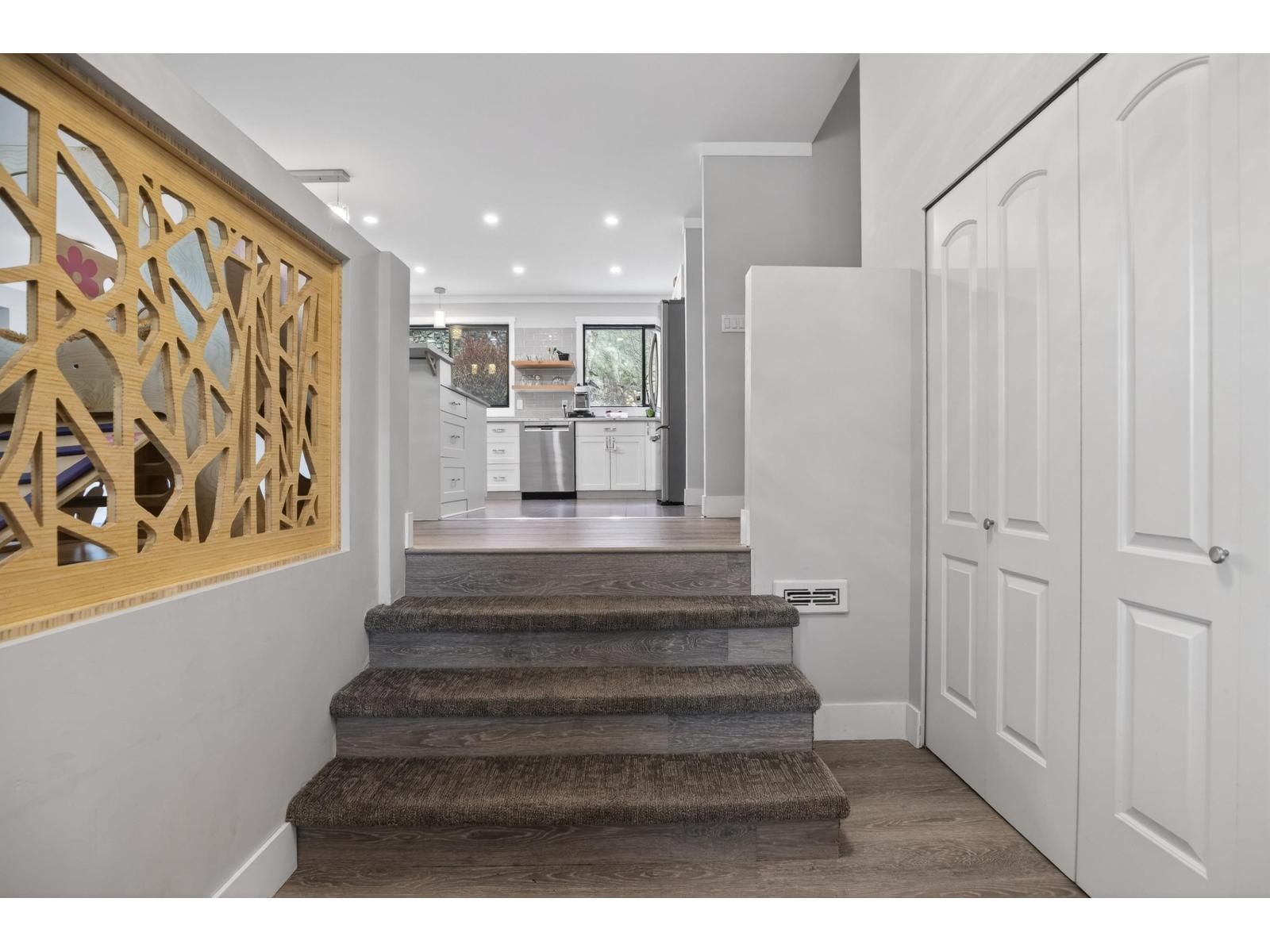 10055 KENSWOOD DRIVE Image 3