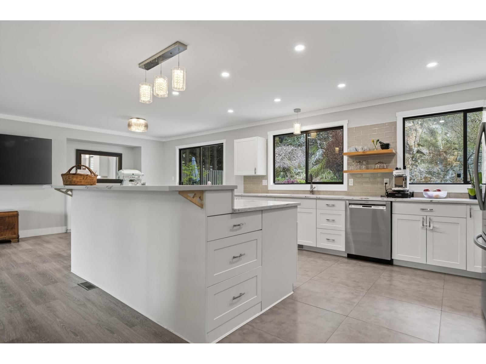 10055 KENSWOOD DRIVE Image 7