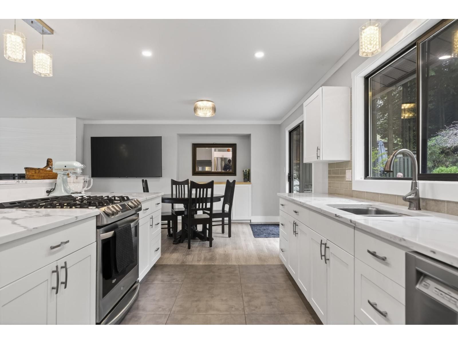 10055 KENSWOOD DRIVE Image 8