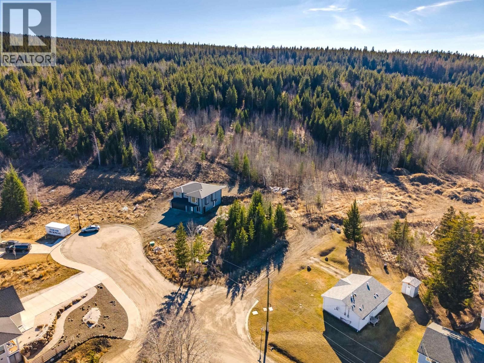 901 SPRUCE PLACE Image 5