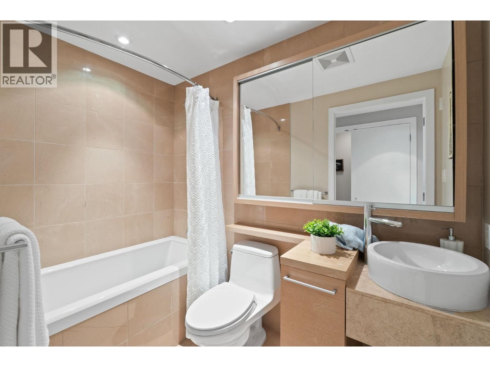 3104 - 833 SEYMOUR STREET Image 18