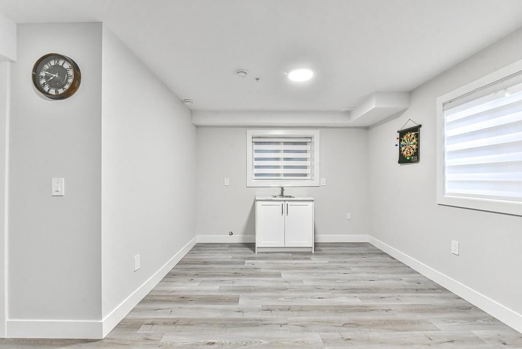 19647 74 AVENUE Image 34