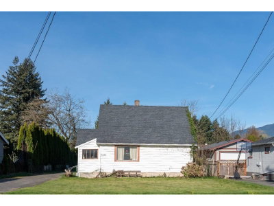 9853 YOUNG Road | Chilliwack British Columbia | Slide Image Nine