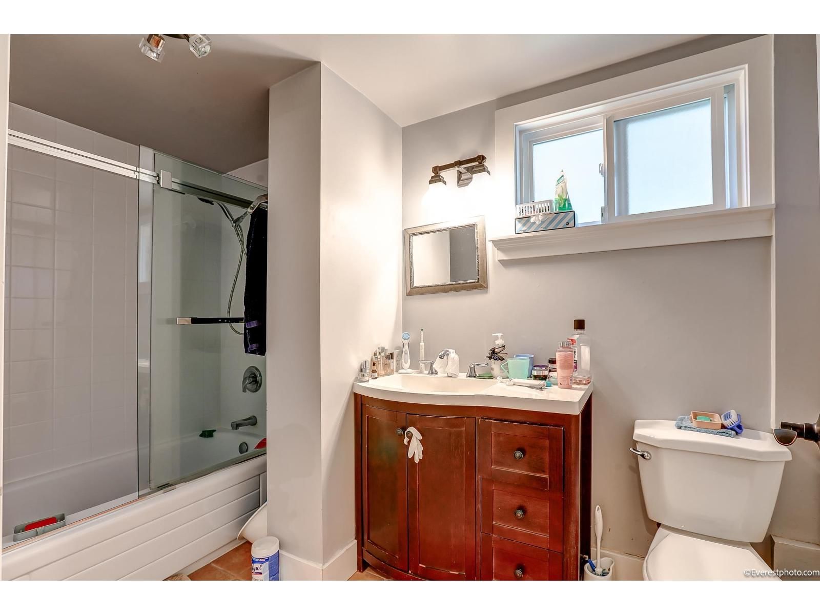 2064 156A STREET Image 37