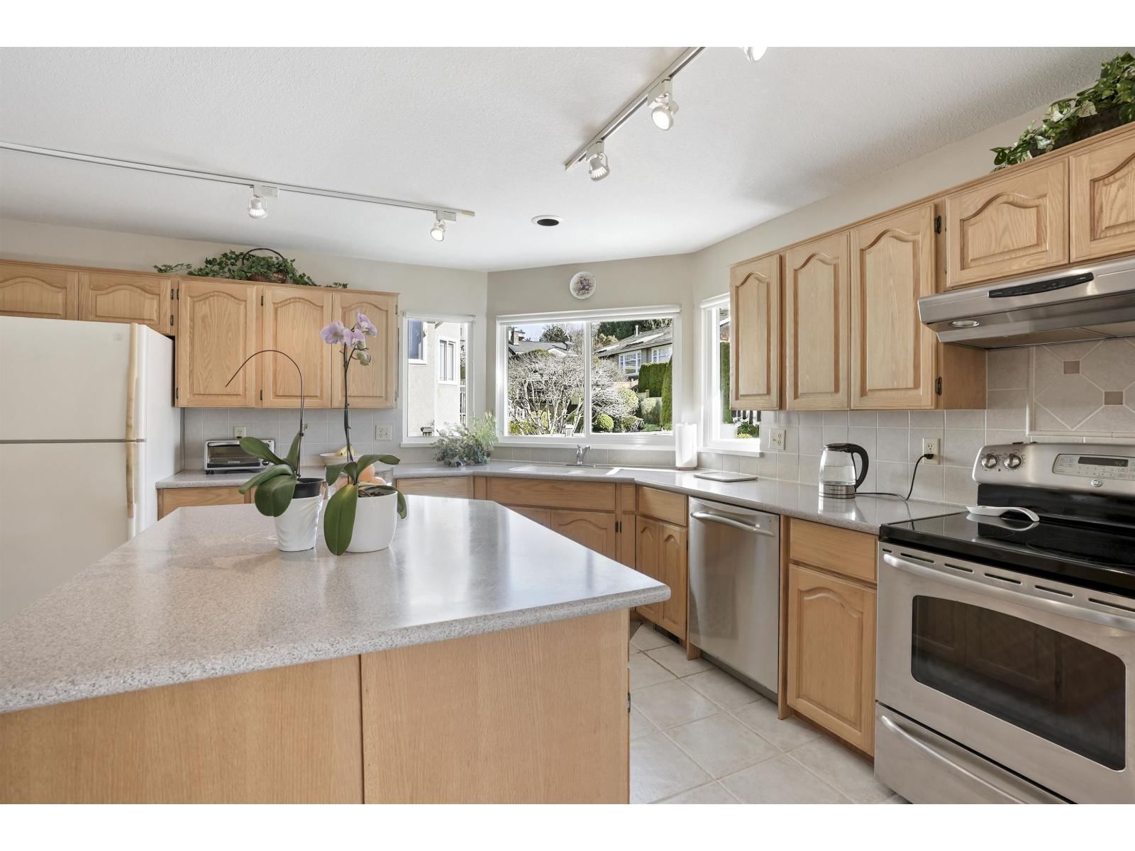 12708 17A AVENUE Image 15