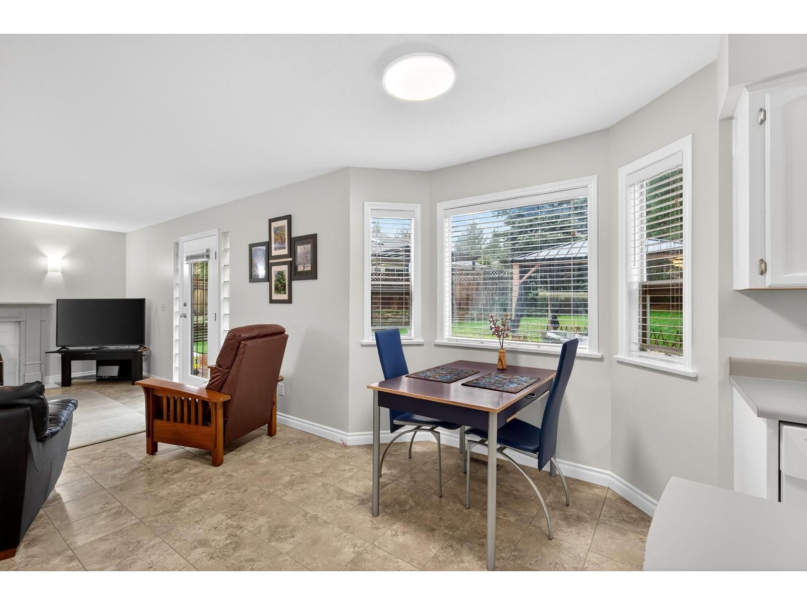 885 165 STREET Image 16