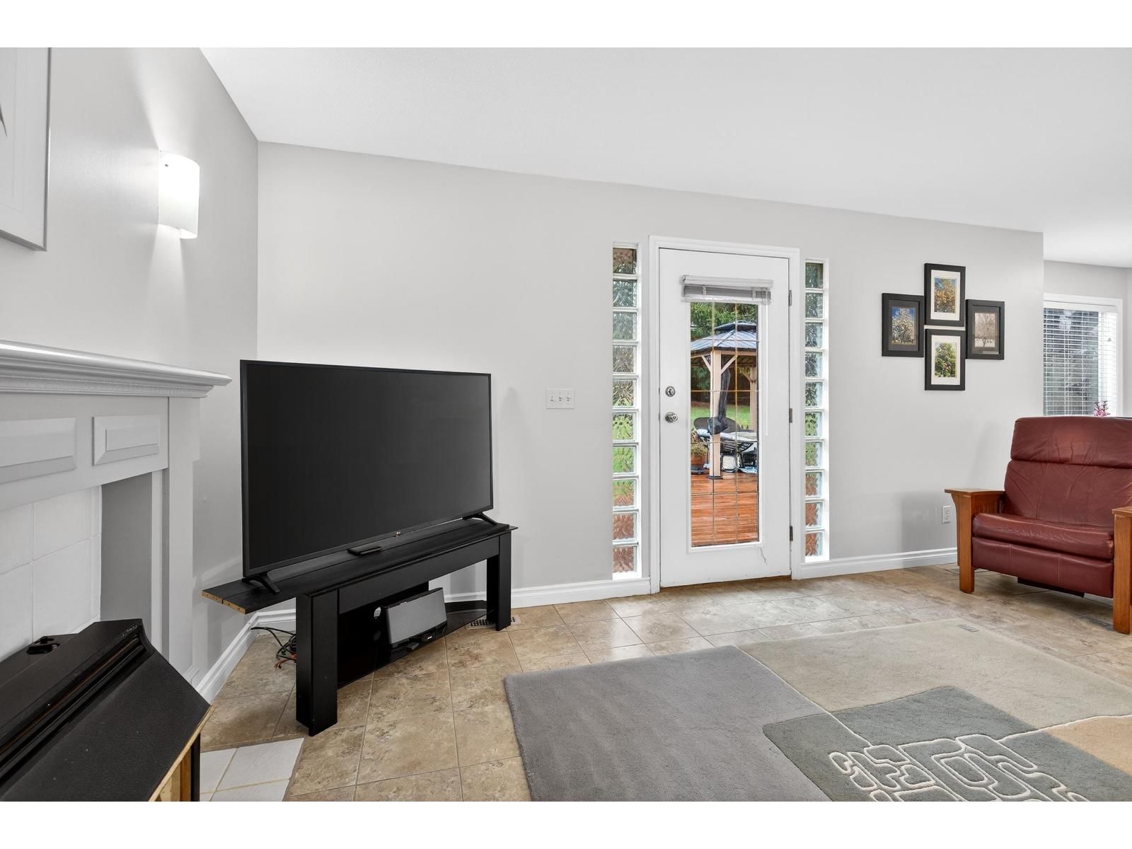 885 165 STREET Image 20