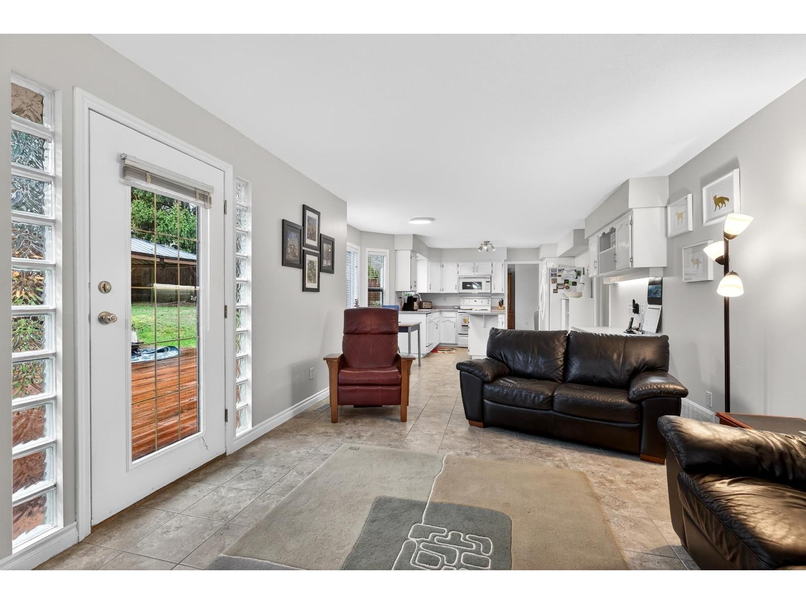 885 165 STREET Image 21