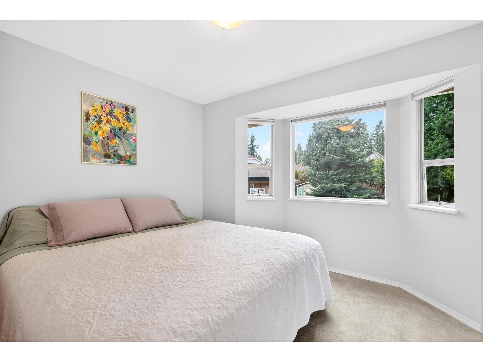 885 165 STREET Image 32