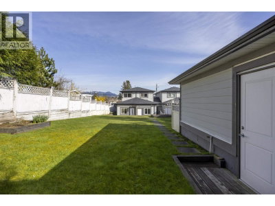 4036 MOSCROP Street | Burnaby British Columbia | Slide Image Thirty-eight