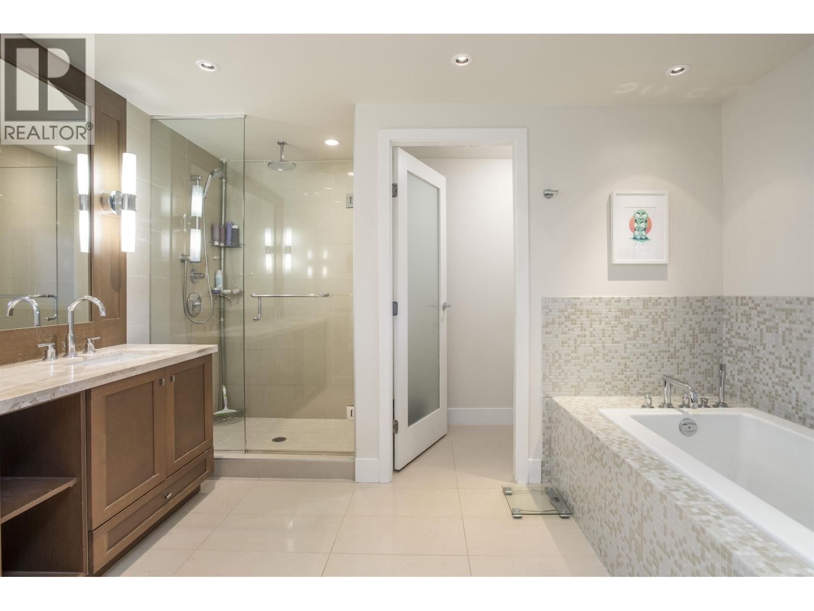 28 - 555 RAVEN WOODS DRIVE Image 27