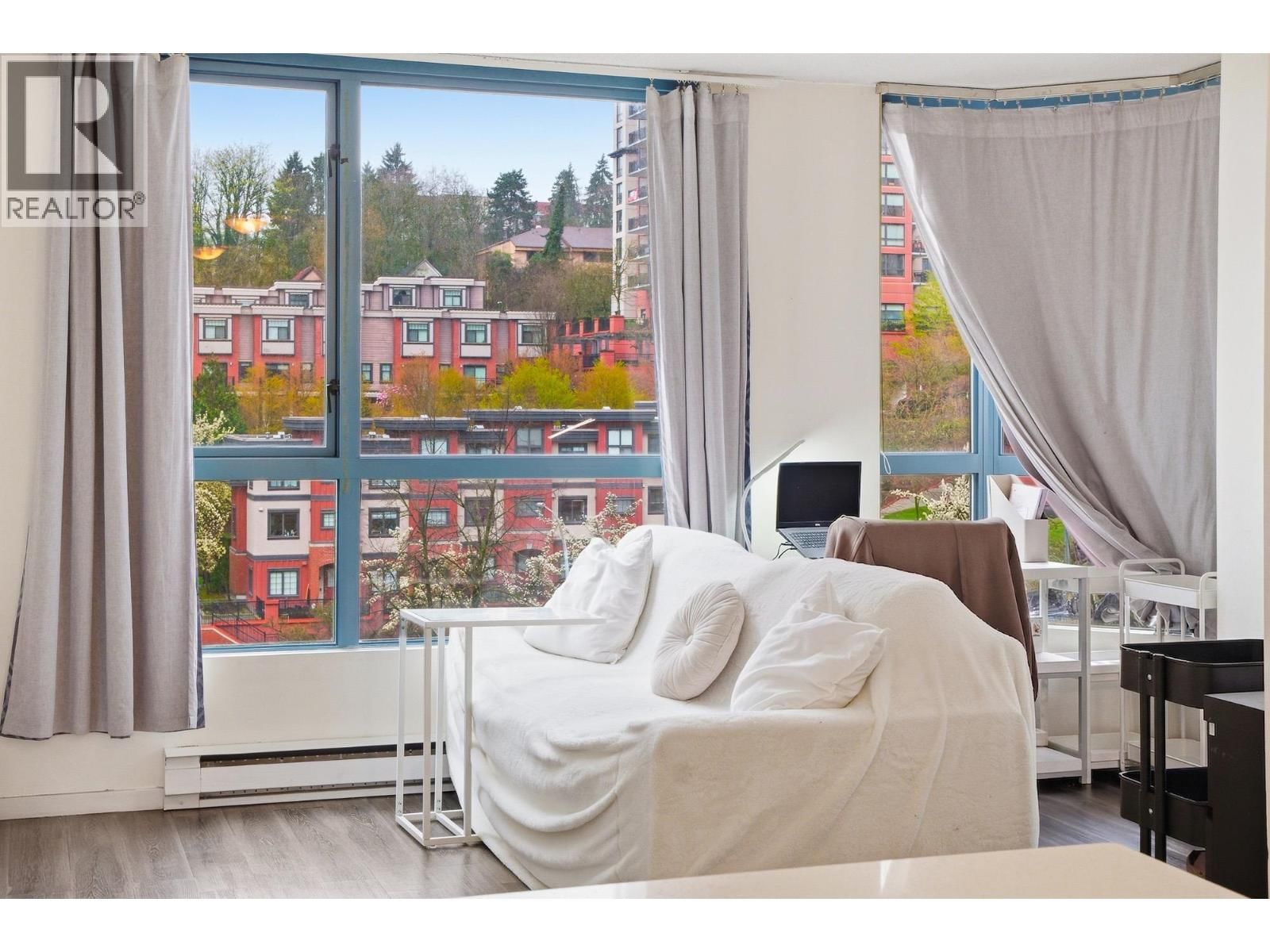 603 - 828 AGNES STREET Image 1