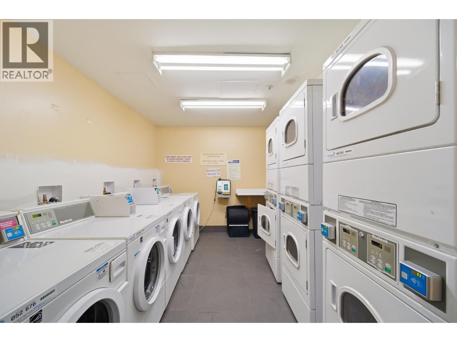 603 - 828 AGNES STREET Image 27