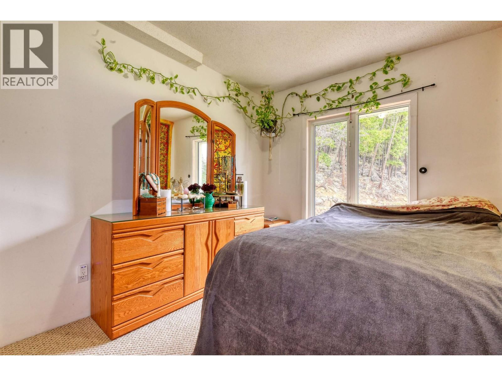 311 LEXINGTON ROAD Image 22