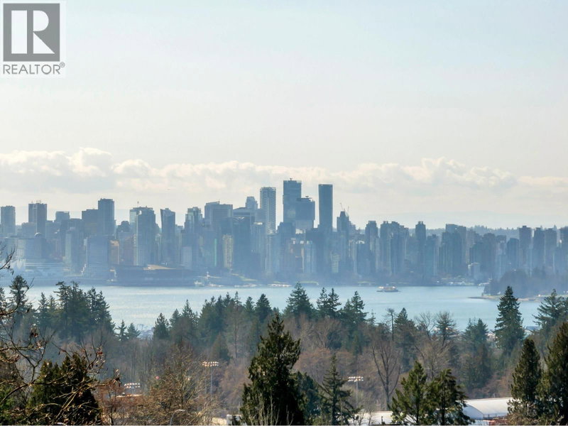 241 27TH Street, North Vancouver, V7N2H2 | Image 2